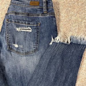 BKE Gabby size 27. Curvy fit. High rise. Ankle length. Skinny fit.